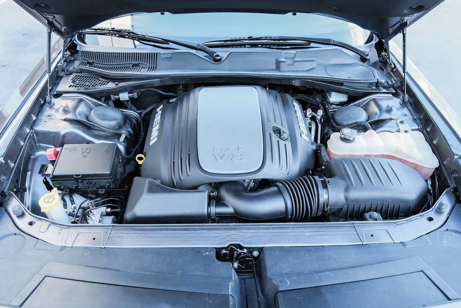 Used 2016 Dodge Challenger R/T w/ Driver Convenience Group RWD image 44