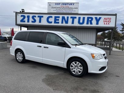 Used 2019 Dodge Grand Caravan SE w/ UConnect Hands-Free Group