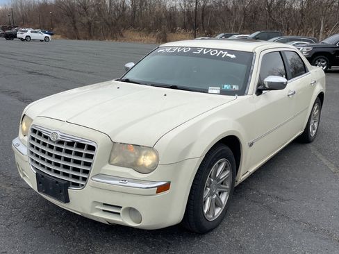 Used 2006 Chrysler 300 C w/ Navigation & Sound Group II image 2