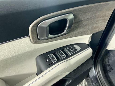 Used 2022 Kia Sorento EX w/ Panoramic Sunroof Package FWD image 15