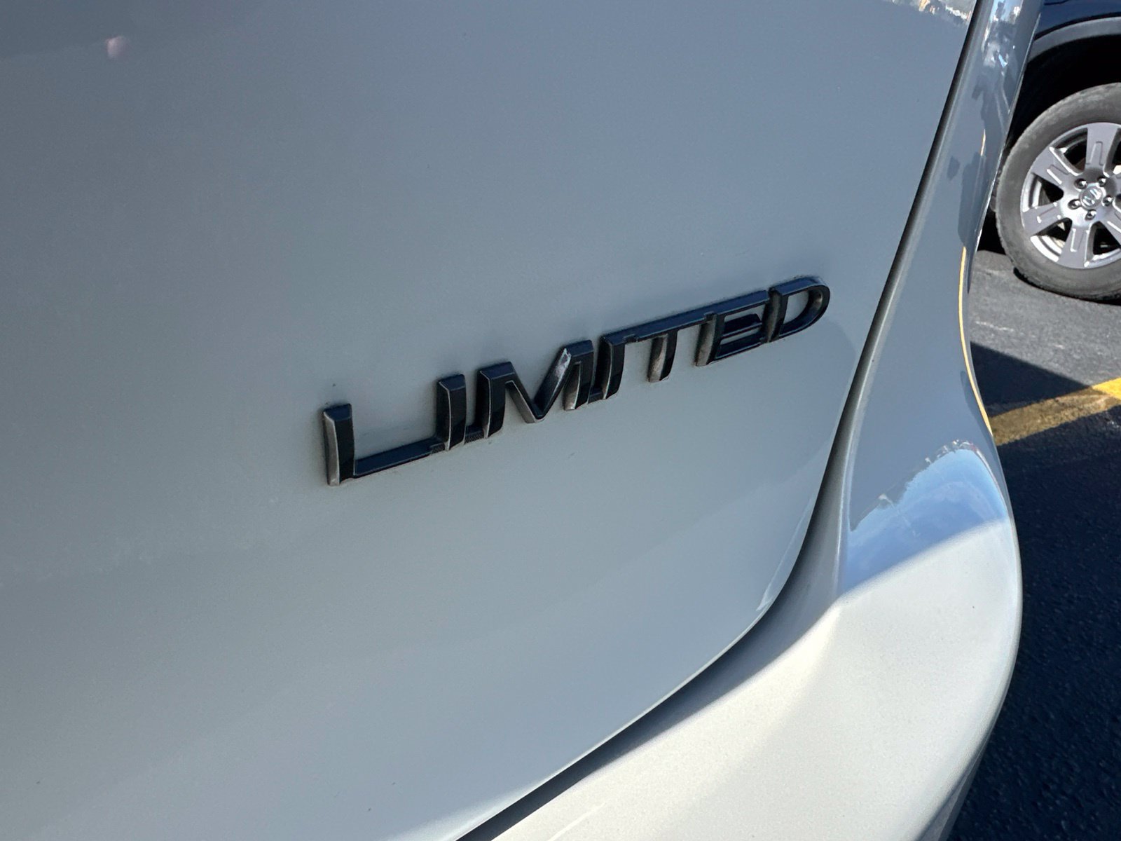 Used 2019 Chrysler Pacifica Limited FWD image 9