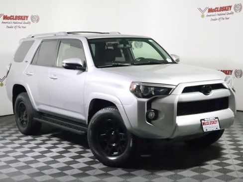 Used 2016 Toyota 4Runner SR5 Premium AWD/4WD image 2