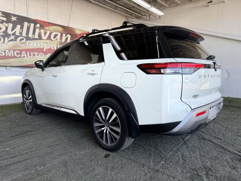 Used 2022 Nissan Pathfinder Platinum w/ Cargo Package image 13