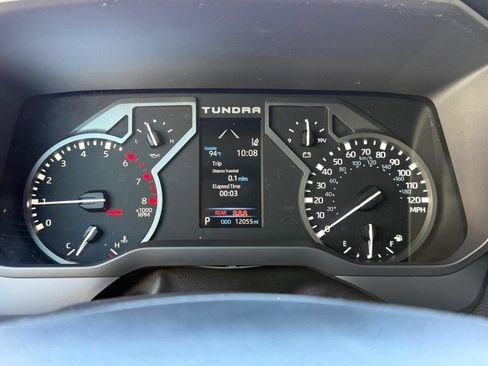 Used 2022 Toyota Tundra SR5 w/ SR5 Convenience Package AWD/4WD image 18