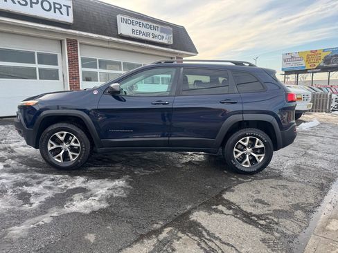 Used 2014 Jeep Cherokee Trailhawk w/ Leather Interior Group AWD/4WD image 8