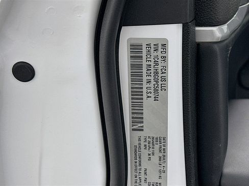 Used 2023 Jeep Grand Cherokee Limited image 12