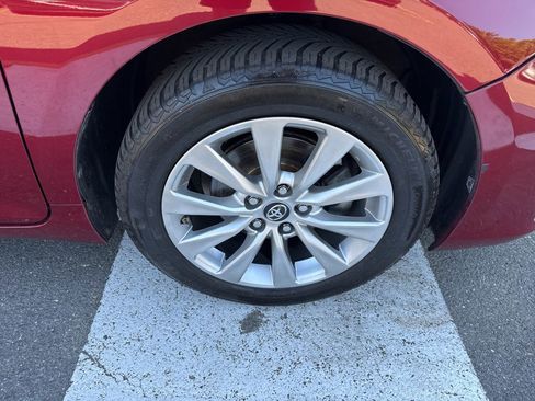 Used 2017 Toyota Camry XLE FWD image 12