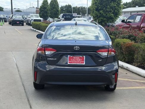 Used 2025 Toyota Corolla LE FWD image 6