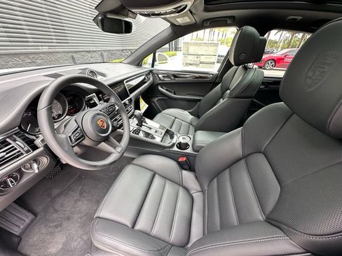 Used 2026 Porsche Macan S AWD/4WD image 4