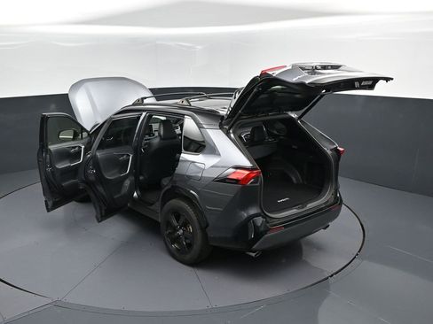 Used 2019 Toyota RAV4 XSE image 2