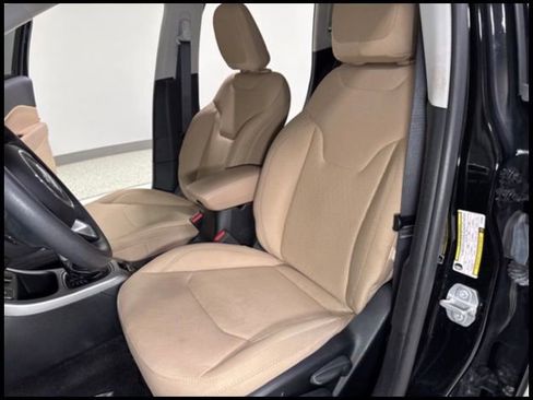 Used 2018 Jeep Compass Sport FWD image 12