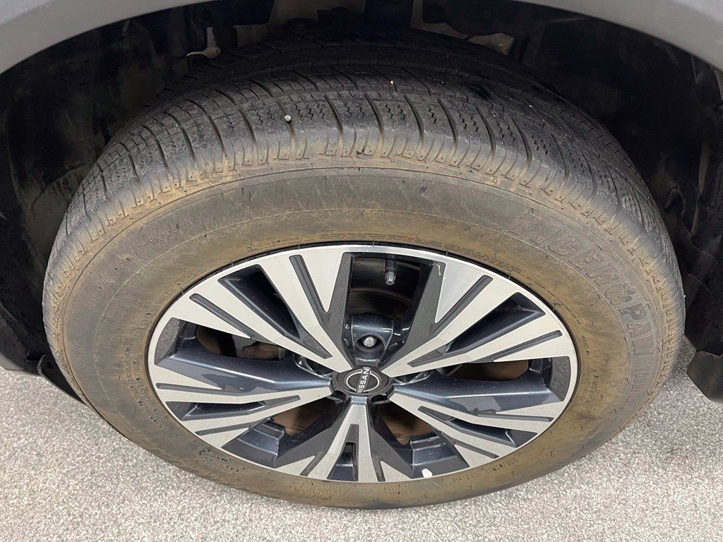 Used 2023 Nissan Rogue SV AWD/4WD image 15