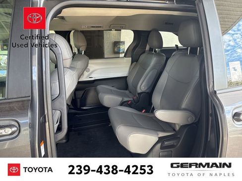 Used 2025 Toyota Sienna XLE image 18