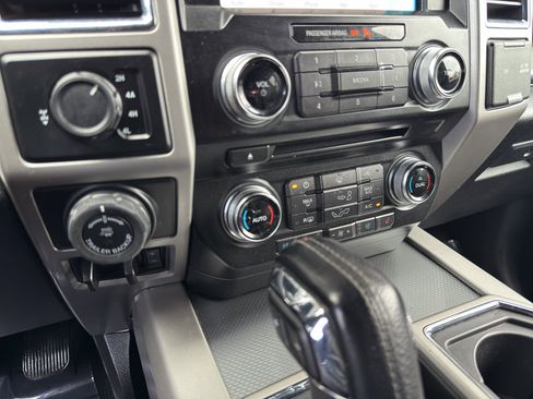 Used 2016 Ford F150 Lariat w/ Equipment Group 502A Luxury image 27