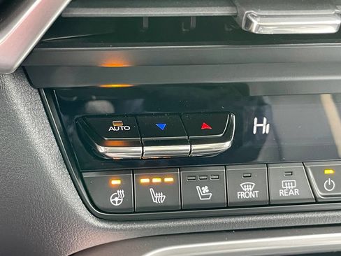 Certified 2025 MAZDA CX-70 Plug-In Hybrid w/ Premium Plus AWD/4WD image 27