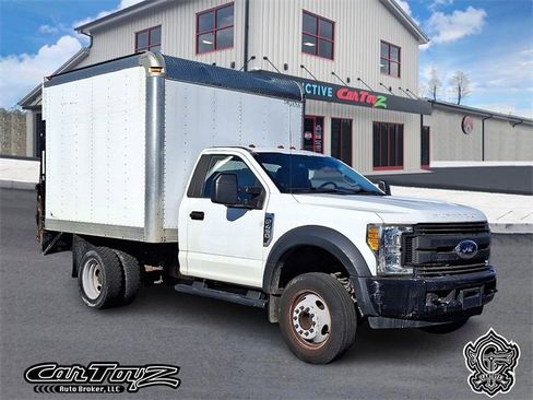 Used 2017 Ford F450 XL image 1