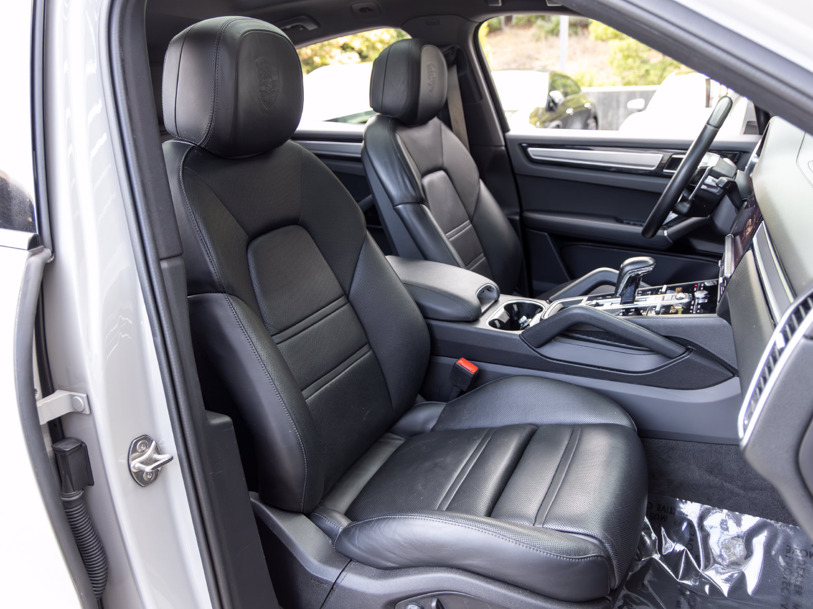 Certified 2022 Porsche Cayenne Platinum Edition AWD/4WD image 70
