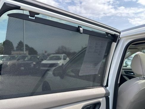 Used 2023 Nissan Rogue SL w/ SL Premium Package image 15