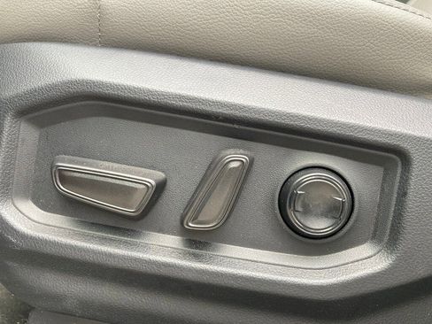 Used 2024 Toyota Tundra Limited image 12