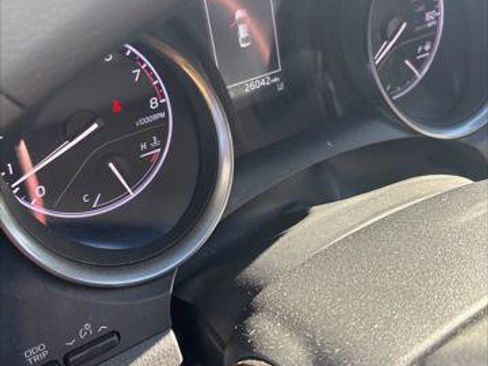 Certified 2022 Toyota Camry SE image 3