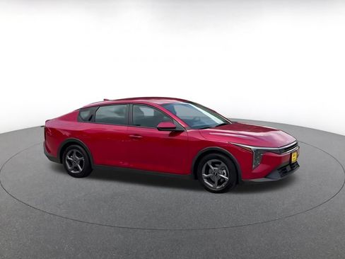 Used 2025 Kia K4 FWD image 2