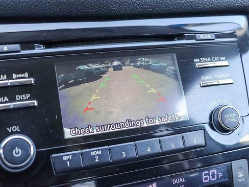 Used 2016 Nissan Rogue SV FWD image 30