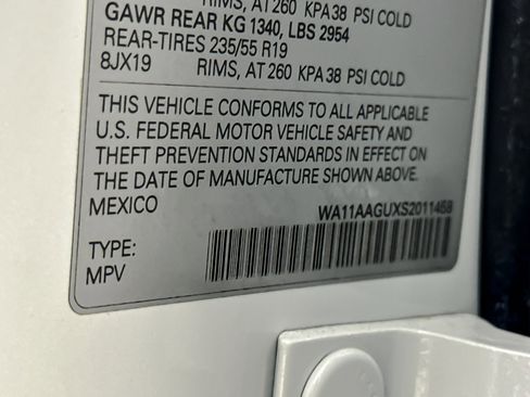 Used 2025 Audi Q5 Premium w/ Convenience Package image 27