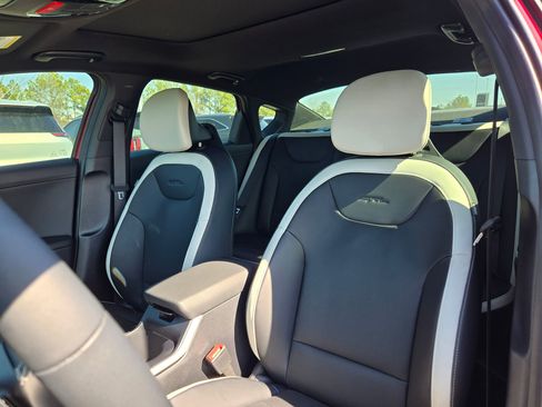 New 2025 Kia K4 GT-Line image 23