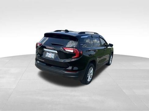 Used 2022 GMC Terrain SLE w/ Driver Convenience Package FWD image 3