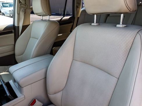 Used 2018 Lexus GX 460 Luxury w/ Preferred Accessory Package AWD/4WD image 28