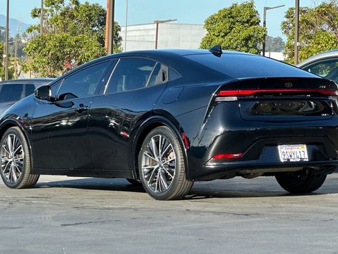 Used 2023 Toyota Prius XLE image 7