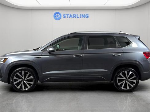 Used 2024 Volkswagen Taos SE image 2