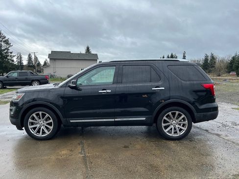 Used 2017 Ford Explorer Limited w/ Equipment Group 301A image 3