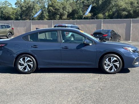 Used 2025 Subaru Legacy Premium AWD/4WD image 2