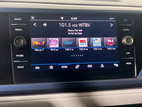 Used 2024 Volkswagen Taos SE image 28