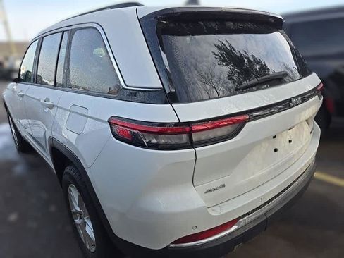 Used 2023 Jeep Grand Cherokee Laredo w/ Luxury Tech Group I image 3