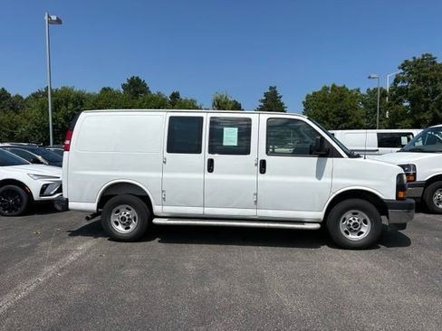 Used 2025 GMC Savana 2500 w/ Driver Convenience Package RWD image 9