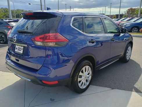 Used 2018 Nissan Rogue S image 5