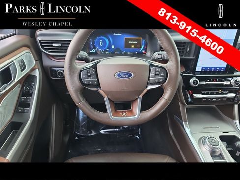 Used 2024 Ford Explorer King Ranch w/ Technology Package RWD image 12