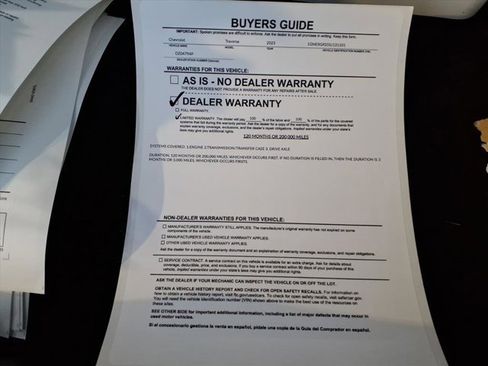 Used 2025 Chevrolet Traverse LT image 35