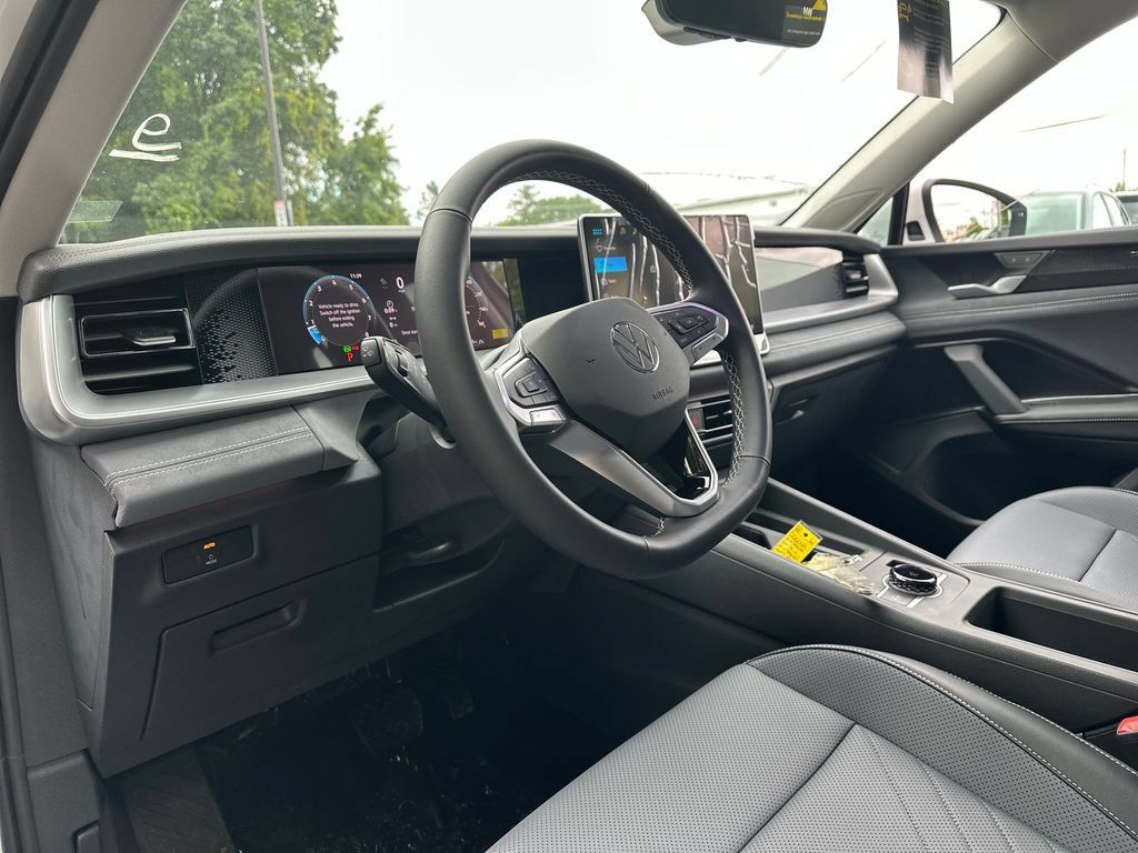 New 2026 Volkswagen Tiguan SE AWD/4WD image 11