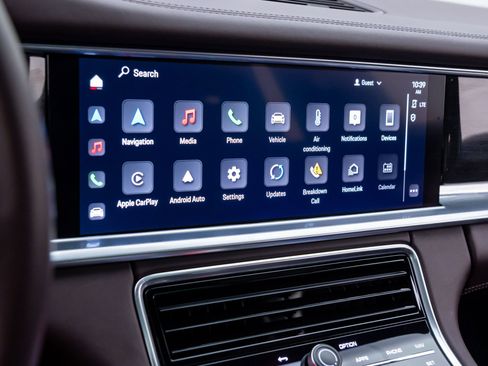 Used 2023 Porsche Panamera 4 Platinum Edition image 23