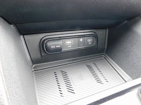 Used 2025 Kia Sportage SX image 26