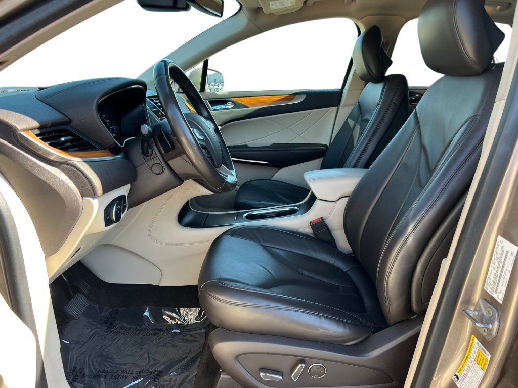 Used 2019 Lincoln MKC Select w/ Select Plus Package AWD/4WD image 6