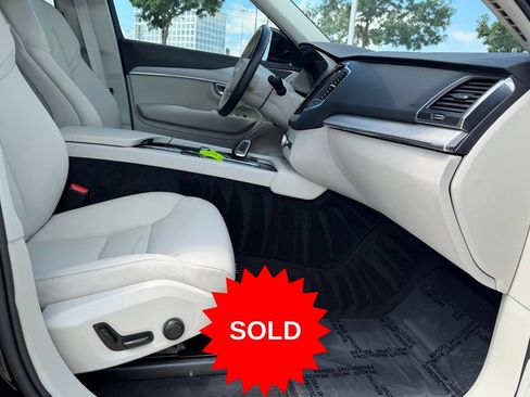 Certified 2025 Volvo XC90 B5 Core w/ Protection Package Premier AWD/4WD image 37