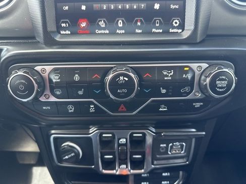 Used 2023 Jeep Wrangler Sahara w/ Cold Weather Group image 32