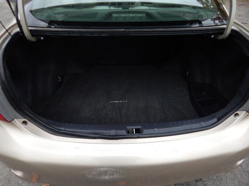 Used 2010 Toyota Corolla image 24