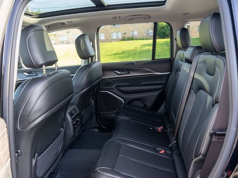 Used 2023 Jeep Grand Cherokee 4WD 4xe w/ Luxury Tech Group II image 33