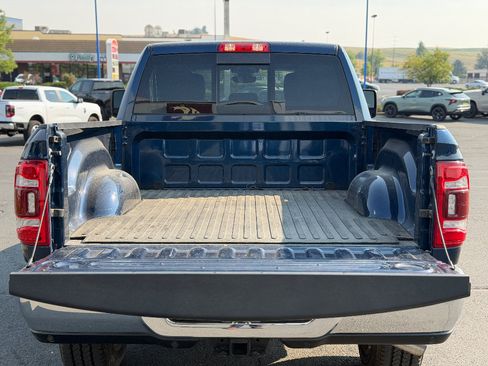 Used 2024 RAM 2500 Tradesman w/ Chrome Appearance Group AWD/4WD image 20