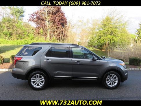 Used 2013 Ford Explorer XLT AWD/4WD image 4